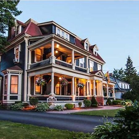 Carriage House Inn Φρεντέρικτον Εξωτερικό φωτογραφία