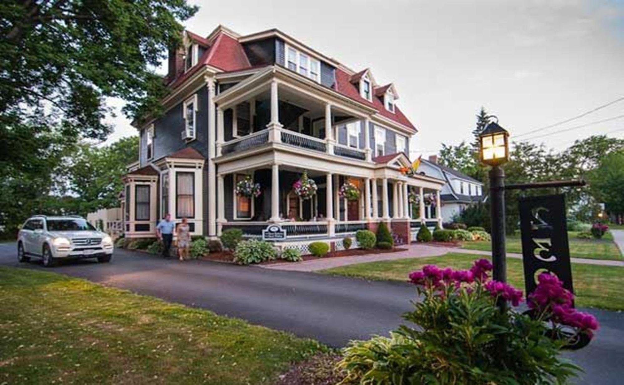 Carriage House Inn Φρεντέρικτον Εξωτερικό φωτογραφία